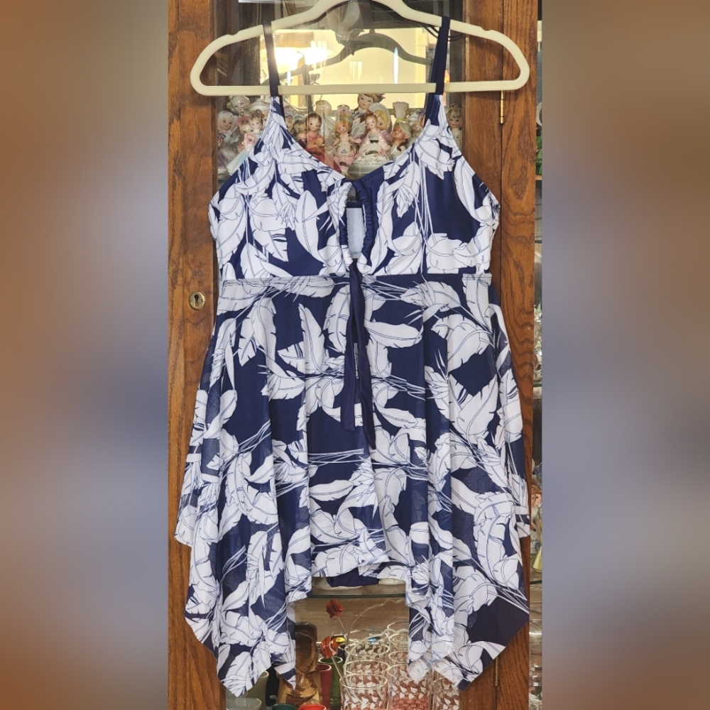 NWOT Tropical Leaf Mesh One Piece Swimsuit Size 2XL